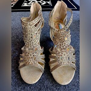 Mila Lady Gold Heels – Style No: KINM1 25 | Size 7.5